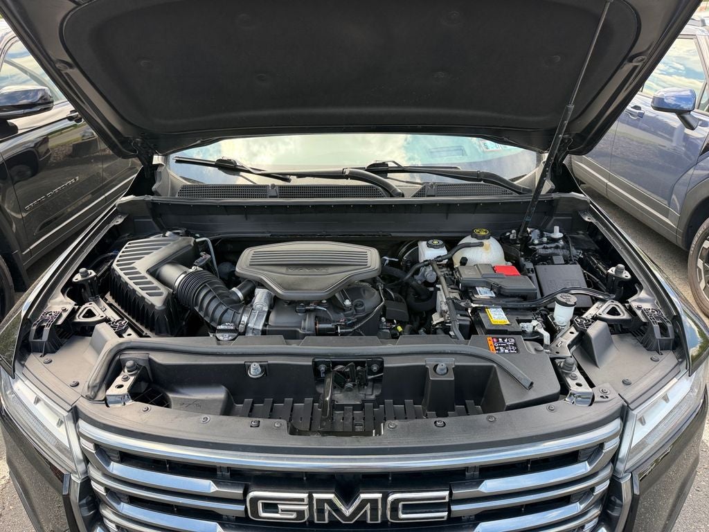 2023 GMC Acadia AT4