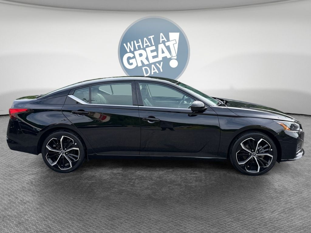 2025 Nissan Altima 2.5 SR