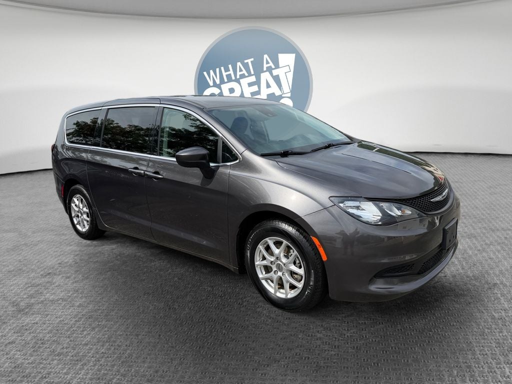 2023 Chrysler Voyager LX