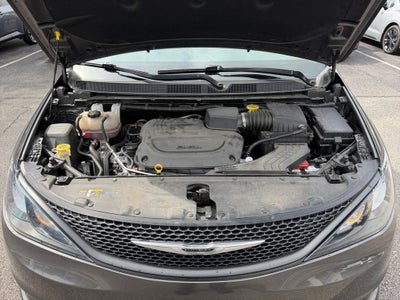 2023 Chrysler Voyager LX