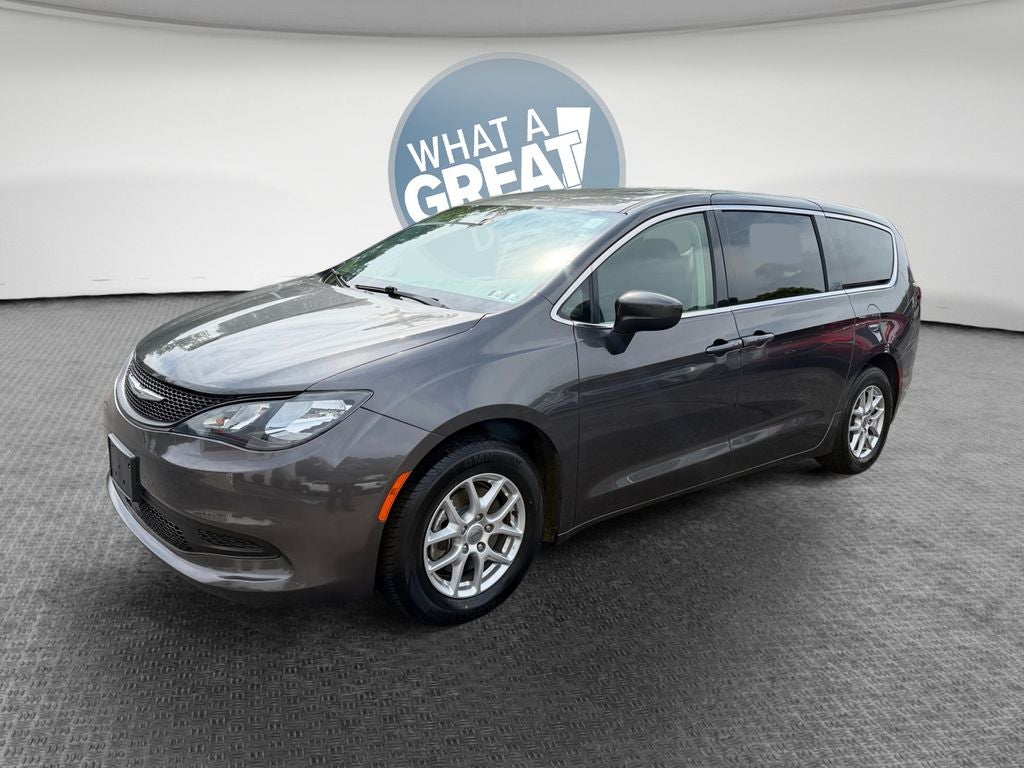 2023 Chrysler Voyager LX