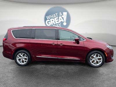 2017 Chrysler Pacifica Touring L Plus