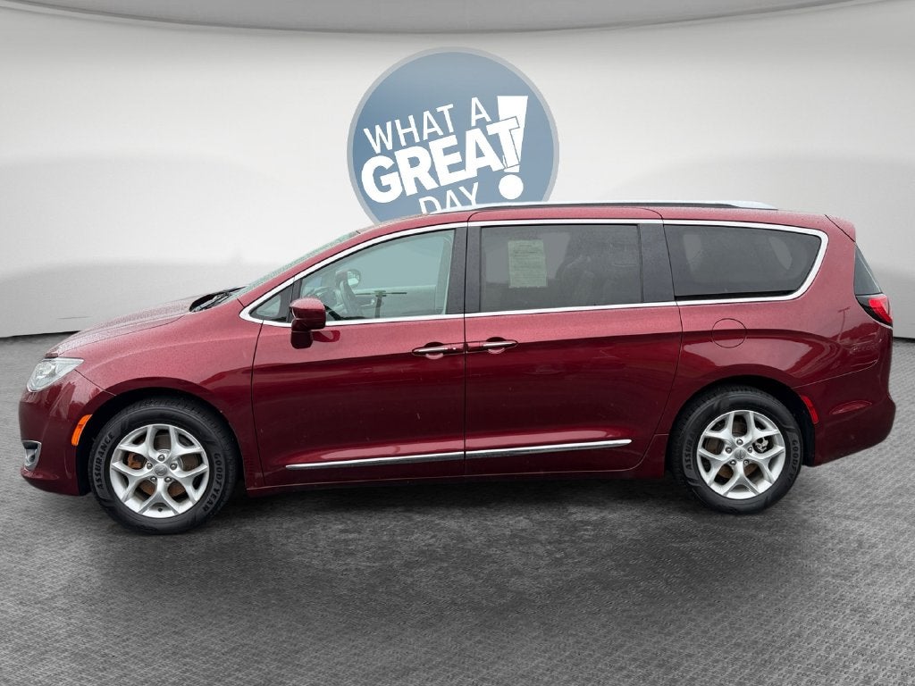 2017 Chrysler Pacifica Touring L Plus