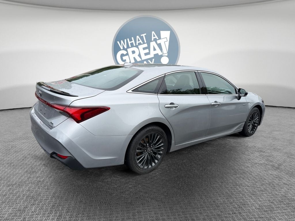 2021 Toyota Avalon Hybrid XSE