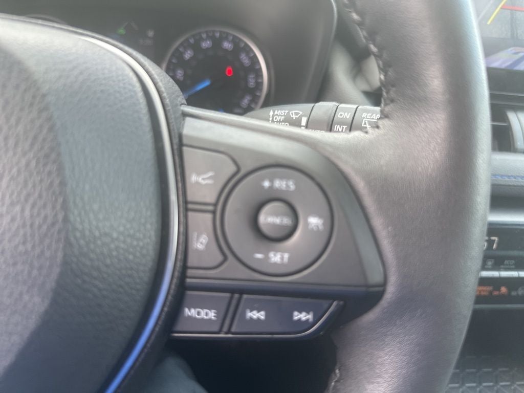 2022 Toyota RAV4 HYBRID SE