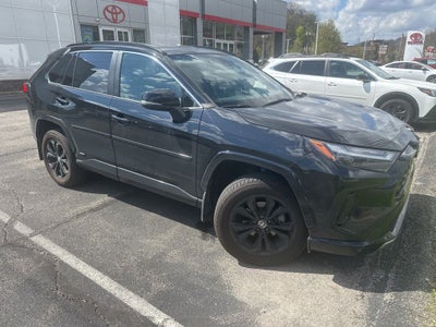 2022 Toyota RAV4 HYBRID SE
