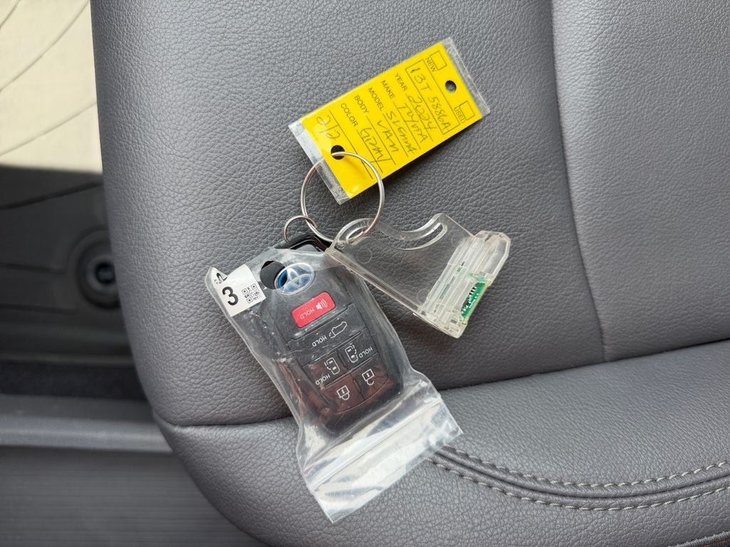 2024 Toyota Sienna XSE 7 Passenger