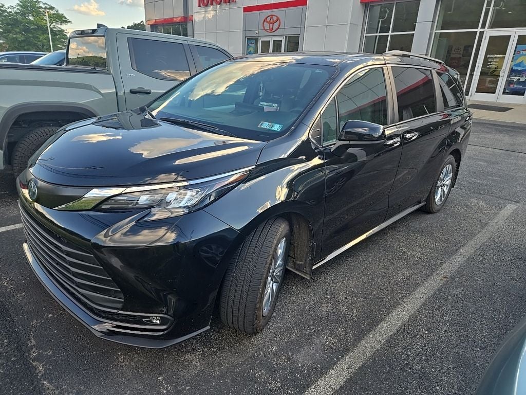 2025 Toyota Sienna XLE 7 Passenger