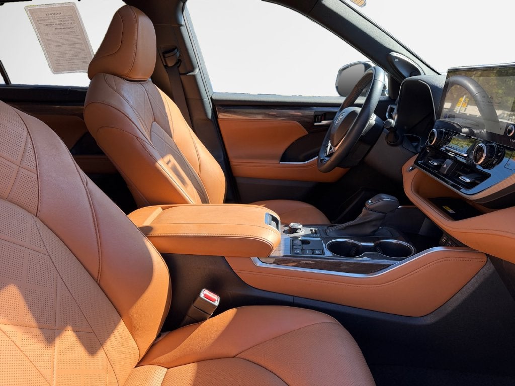 2023 Toyota Highlander Platinum