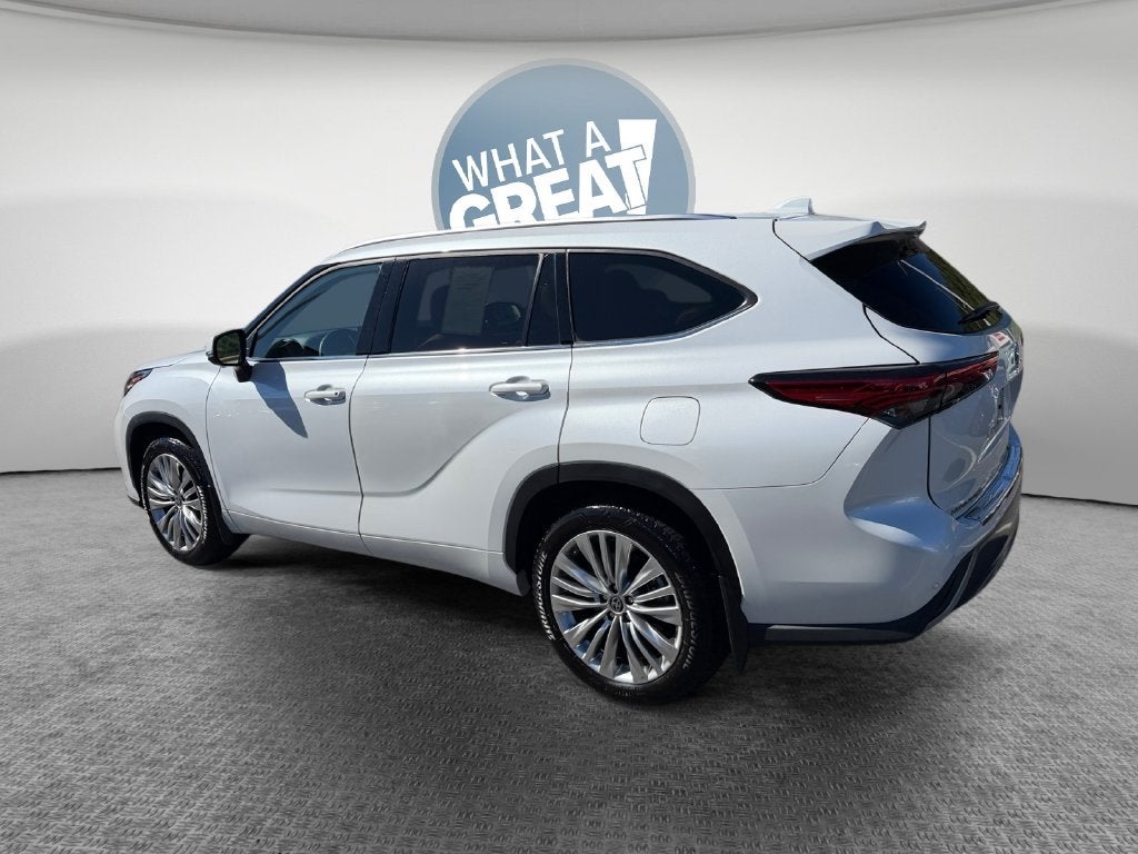 2023 Toyota Highlander Platinum