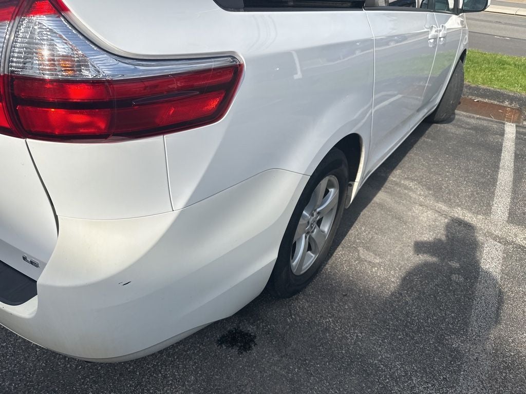 2017 Toyota SIENNA LE 3.5L LE 8 Passenger