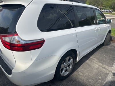 2017 Toyota SIENNA LE 3.5L LE 8 Passenger