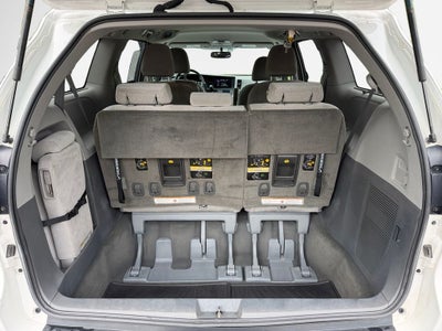 2017 Toyota SIENNA LE 3.5L LE 8 Passenger