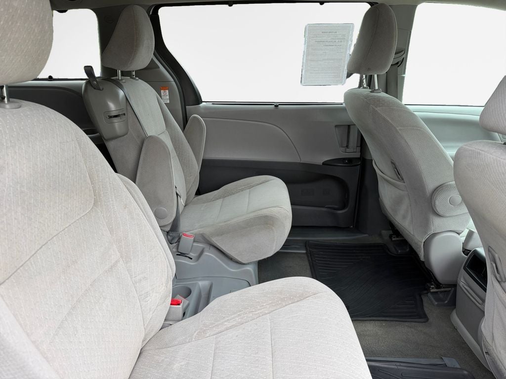 2017 Toyota SIENNA LE 3.5L LE 8 Passenger