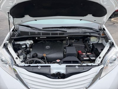 2017 Toyota SIENNA LE 3.5L LE 8 Passenger