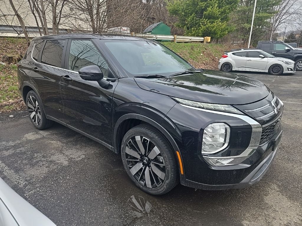 2025 Mitsubishi Outlander SE