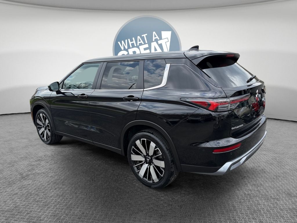 2025 Mitsubishi Outlander SE