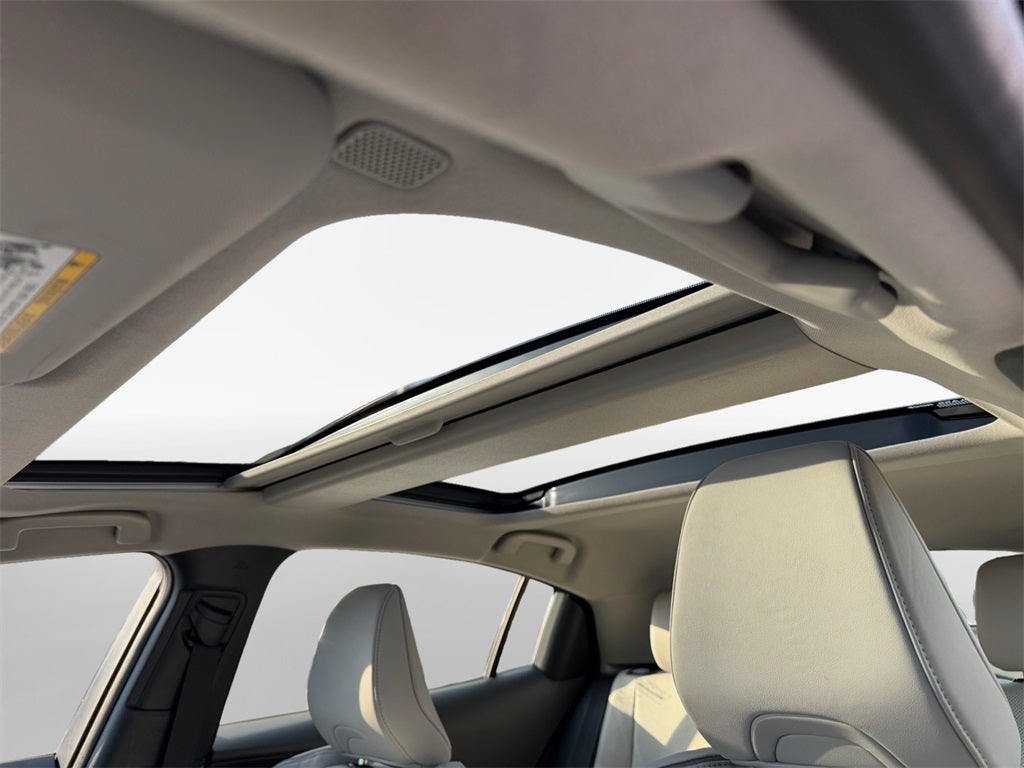 2024 Toyota PRIUS Limited ALL WHEEL DRIVE