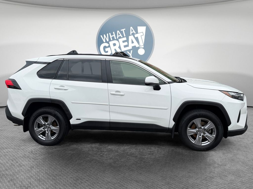 2022 Toyota RAV4 Hybrid XLE