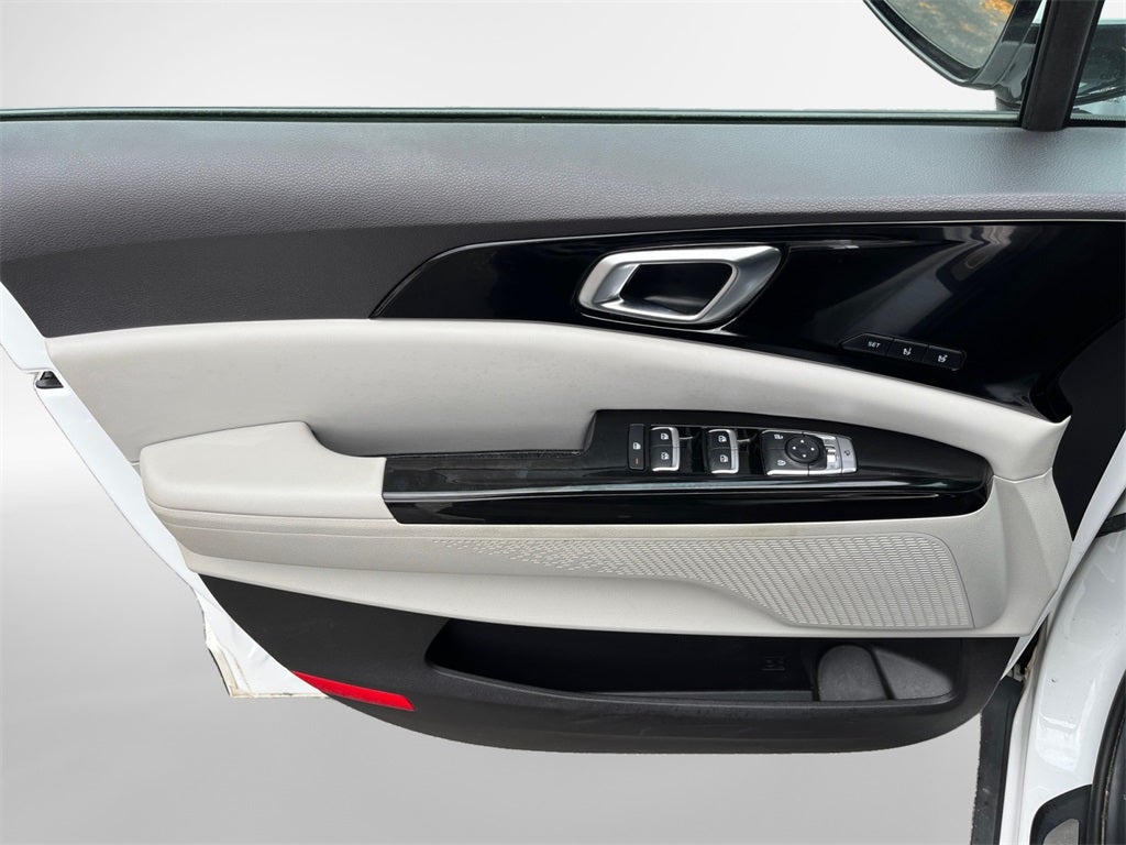 2022 Kia Carnival SX