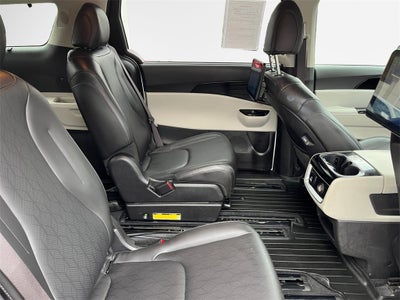 2022 Kia Carnival SX