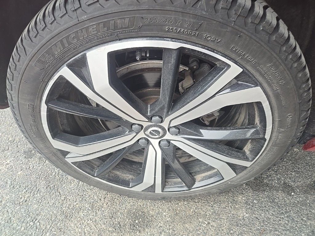 2023 Volvo XC60 Ultimate DARK THEME