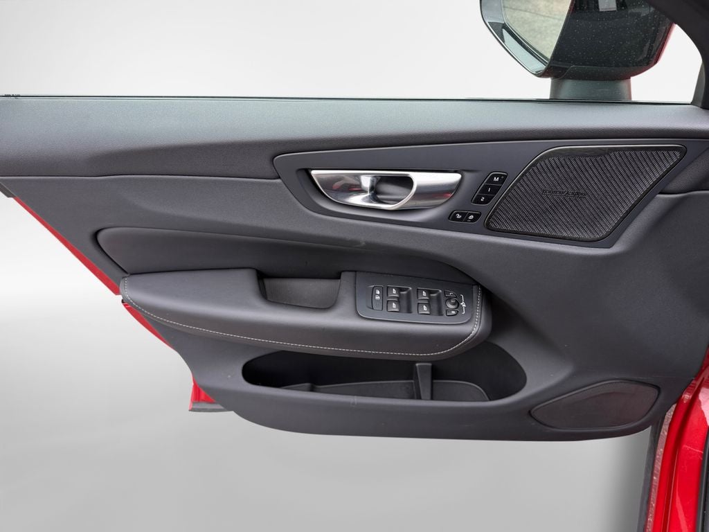 2023 Volvo XC60 Ultimate DARK THEME