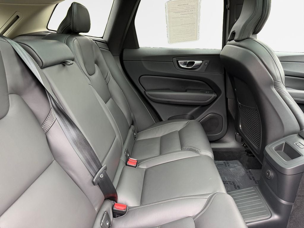 2023 Volvo XC60 Ultimate DARK THEME
