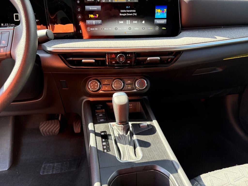 2025 Nissan Kicks SV