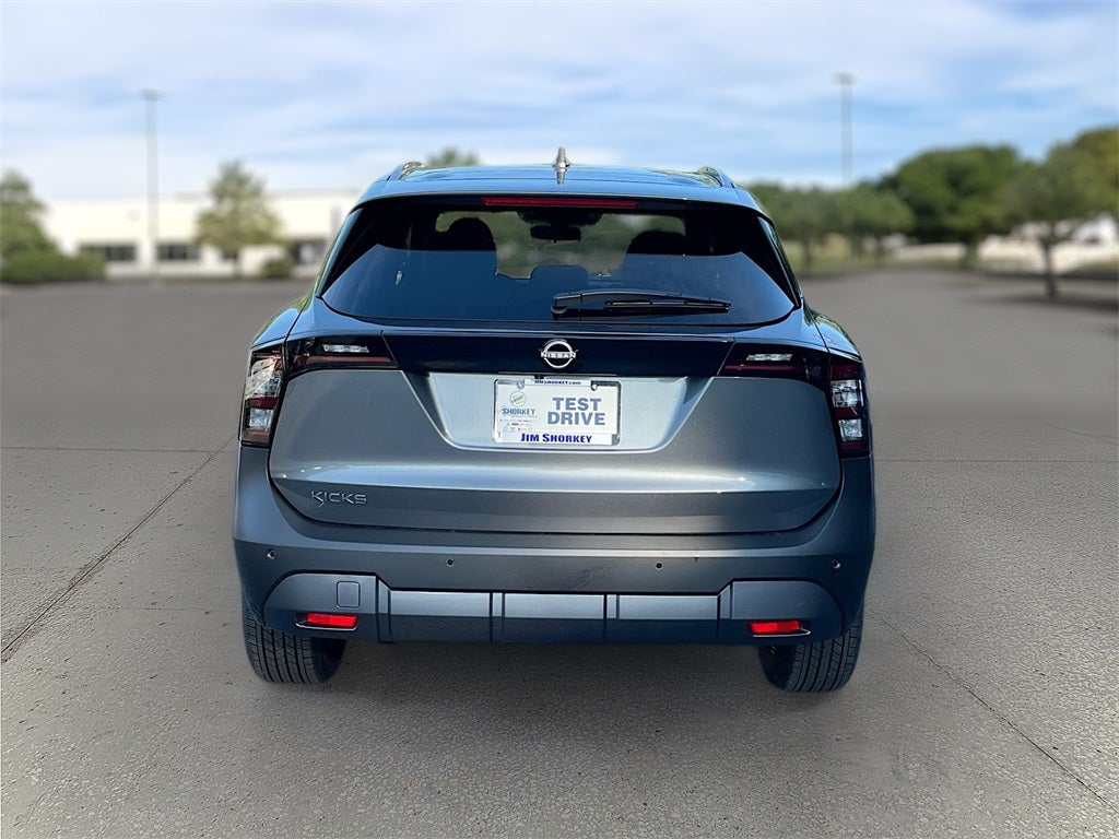 2025 Nissan Kicks SV