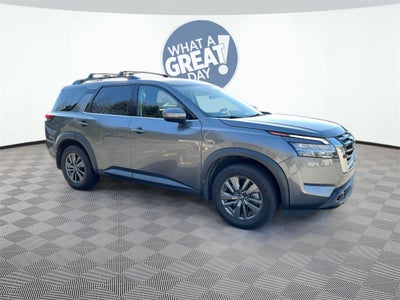 2022 Nissan Pathfinder SV