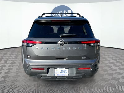 2022 Nissan Pathfinder SV