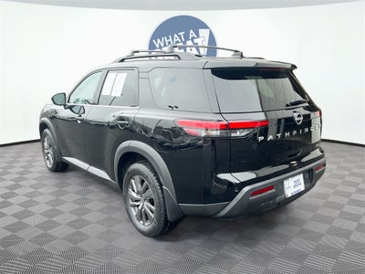 2024 Nissan Pathfinder SV
