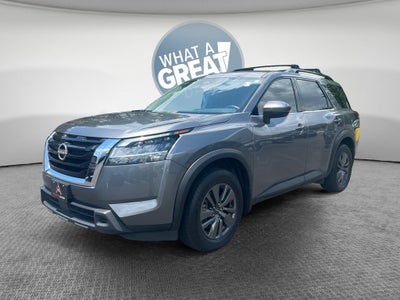 2022 Nissan Pathfinder SV