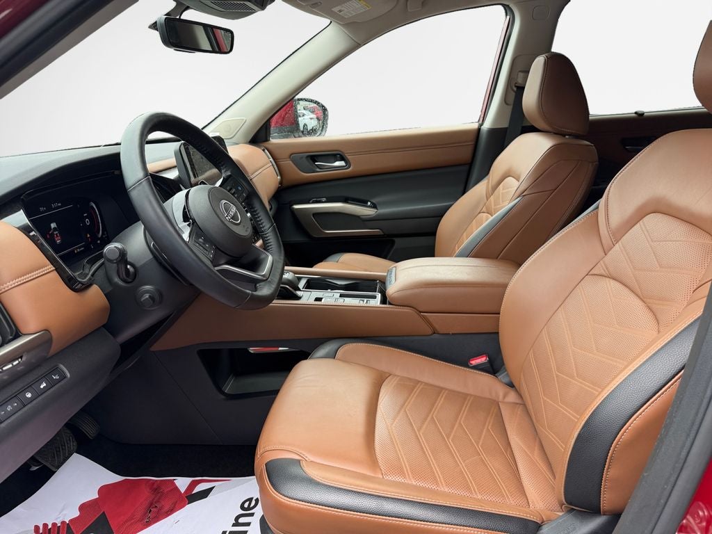 2024 Nissan Pathfinder Platinum