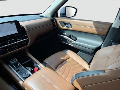 2023 Nissan Pathfinder Platinum