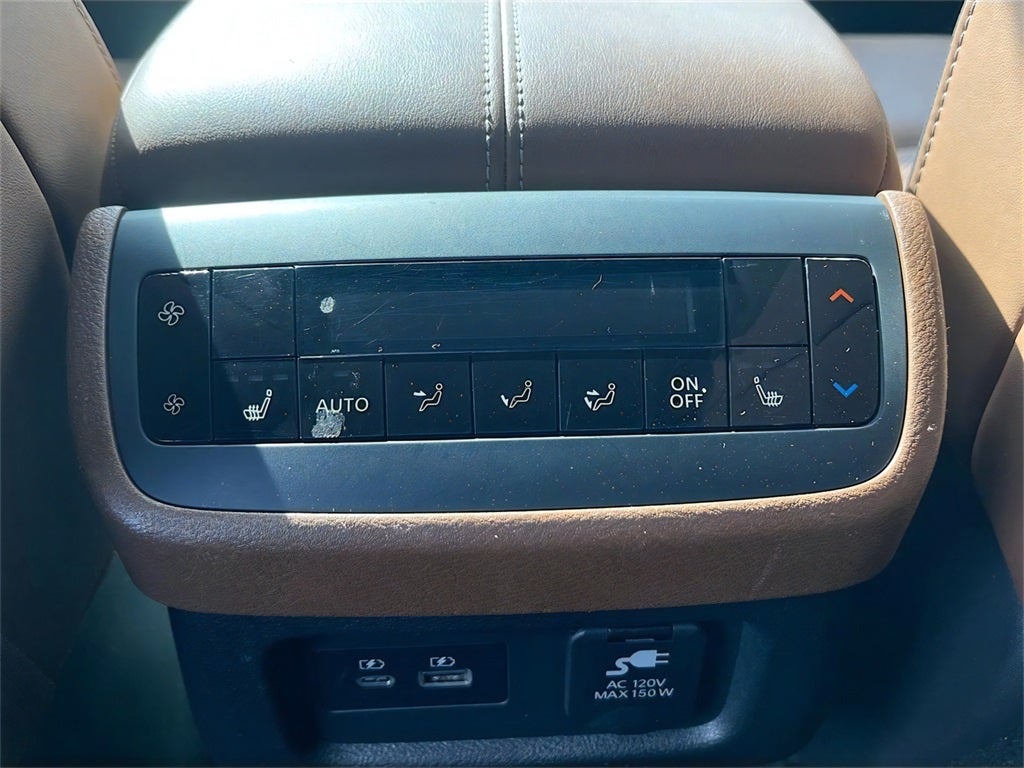 2023 Nissan Pathfinder Platinum