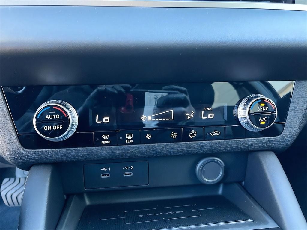 2026 Mitsubishi Outlander ES