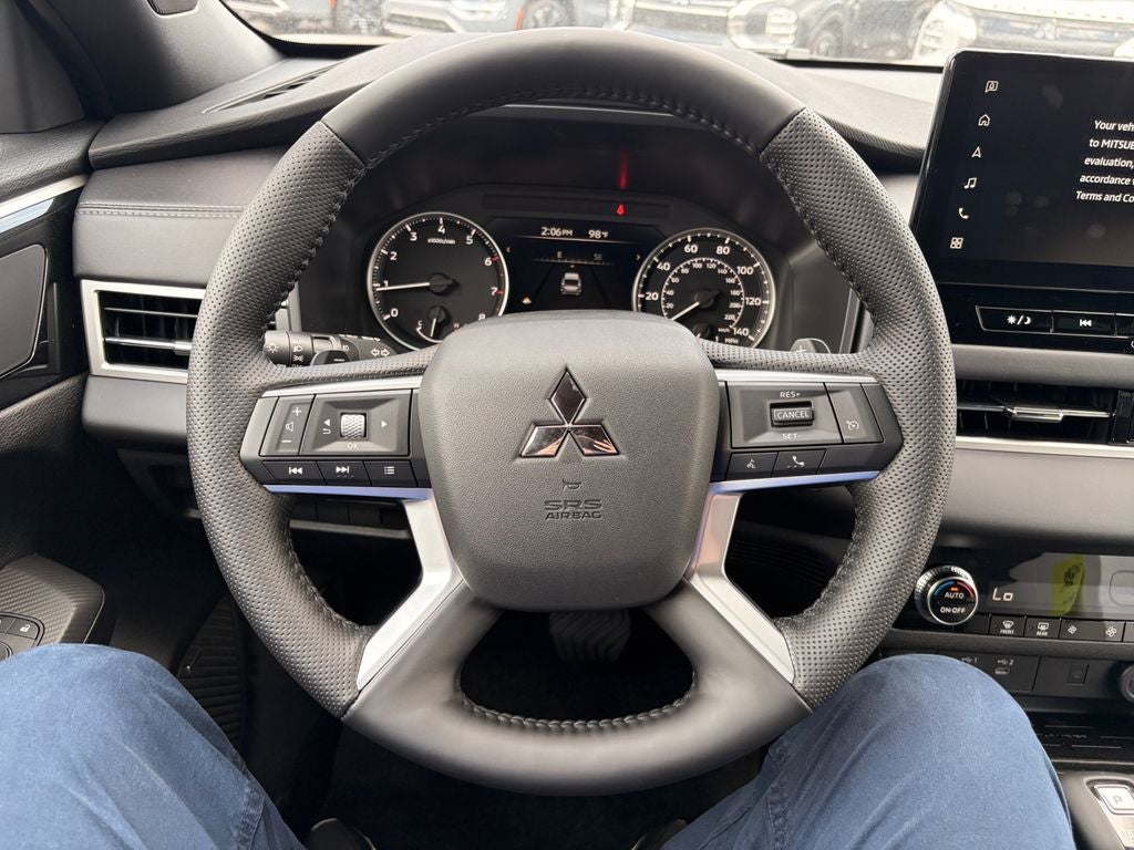 2026 Mitsubishi Outlander LE