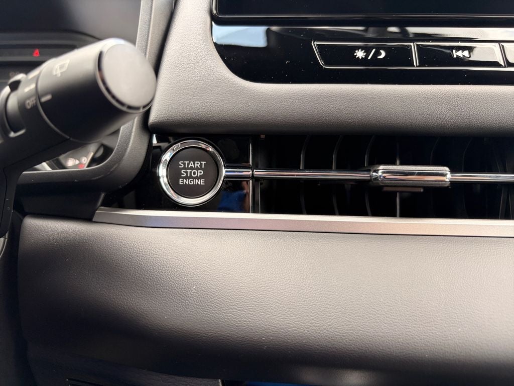 2026 Mitsubishi Outlander LE