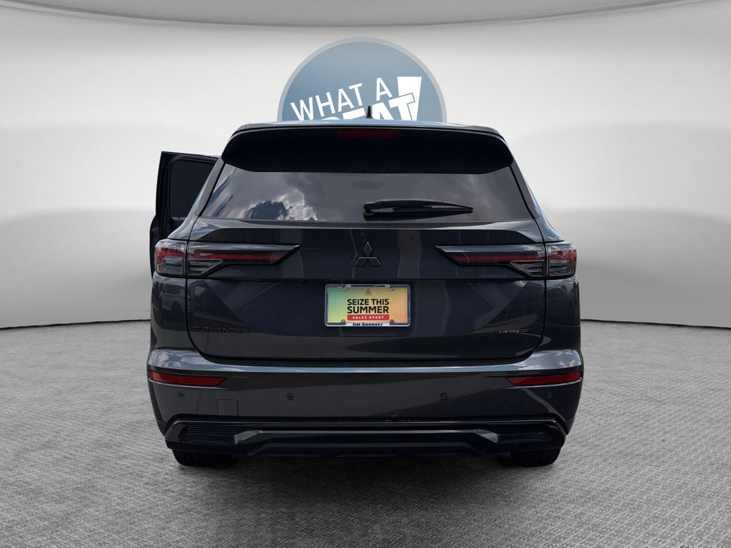 2026 Mitsubishi Outlander LE