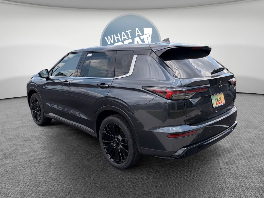 2026 Mitsubishi Outlander LE