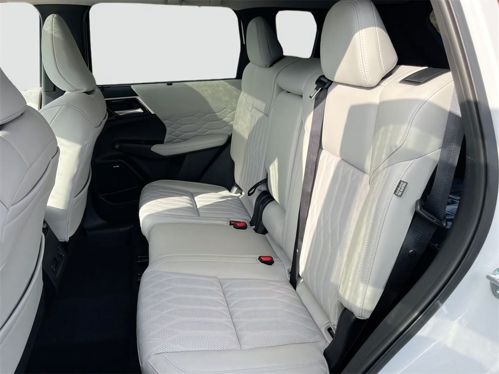 2026 Mitsubishi Outlander SEL