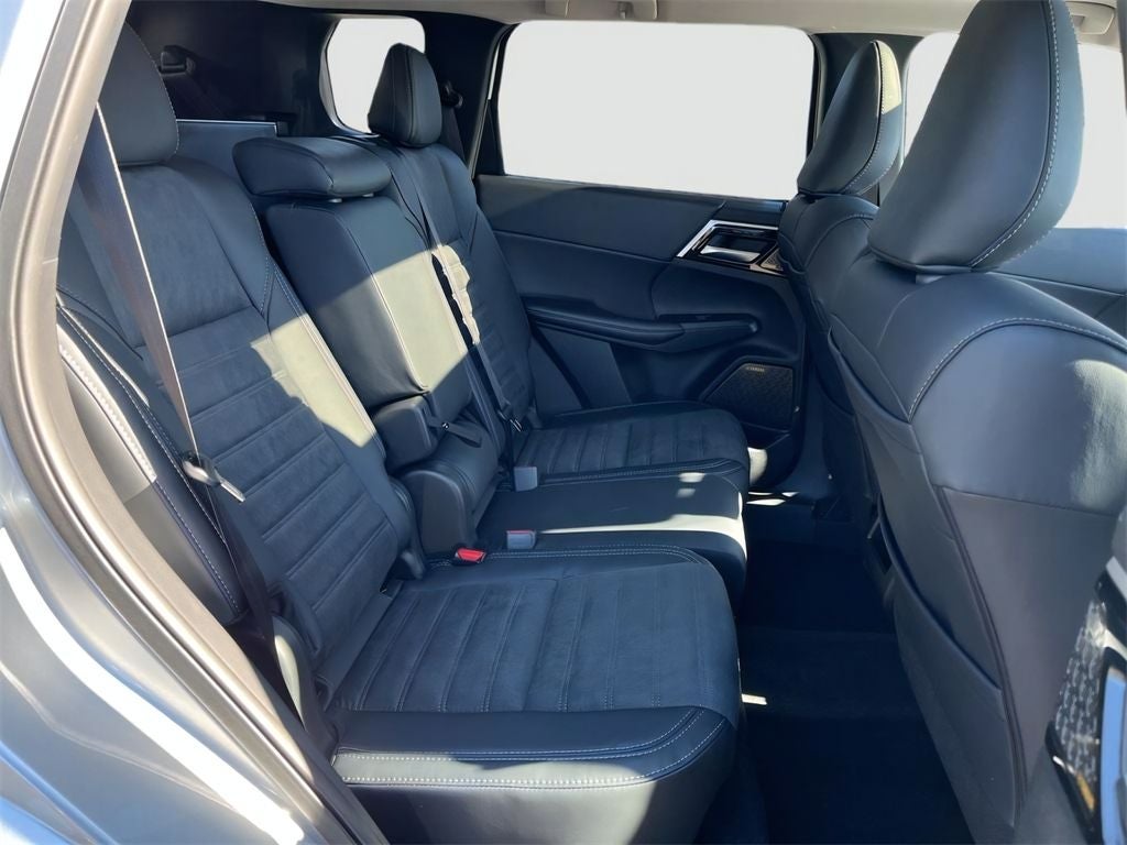 2026 Mitsubishi Outlander SE