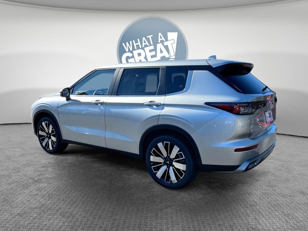 2026 Mitsubishi Outlander SE