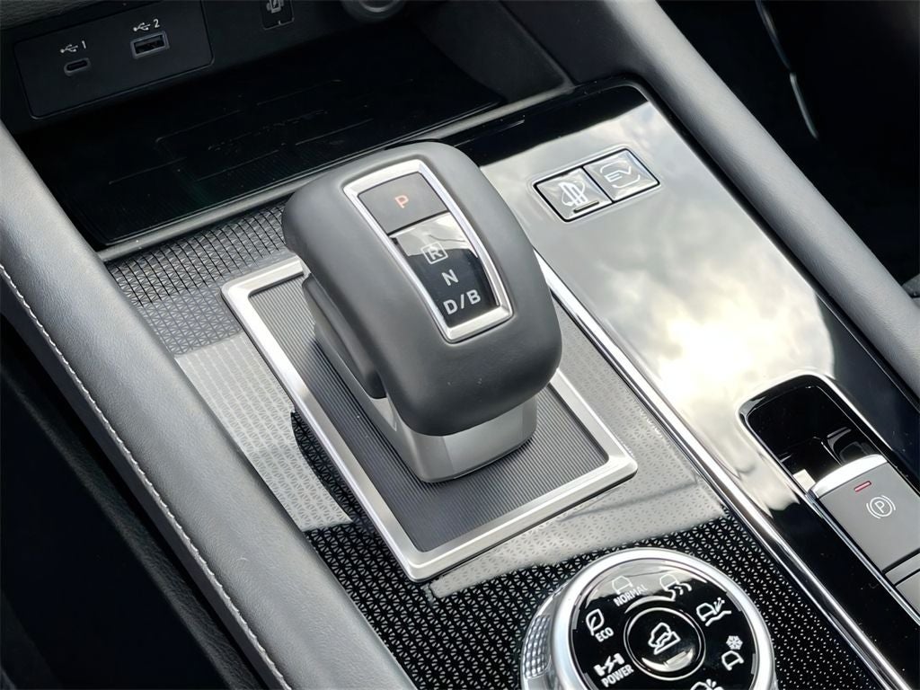 2025 Mitsubishi Outlander PHEV Base