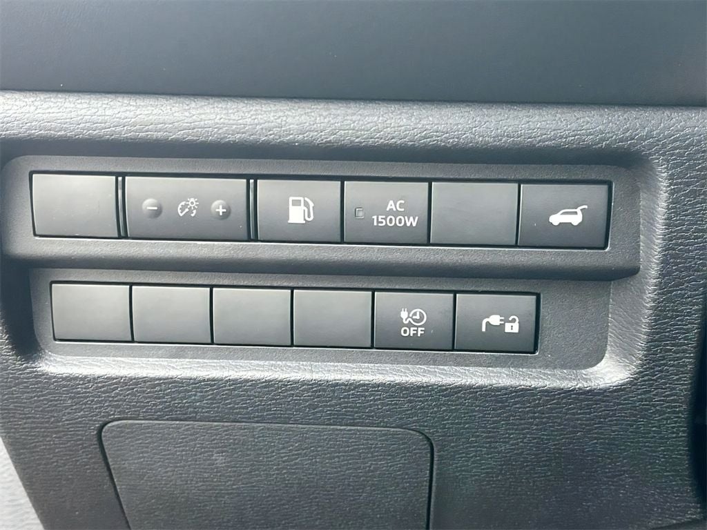 2025 Mitsubishi Outlander PHEV Base