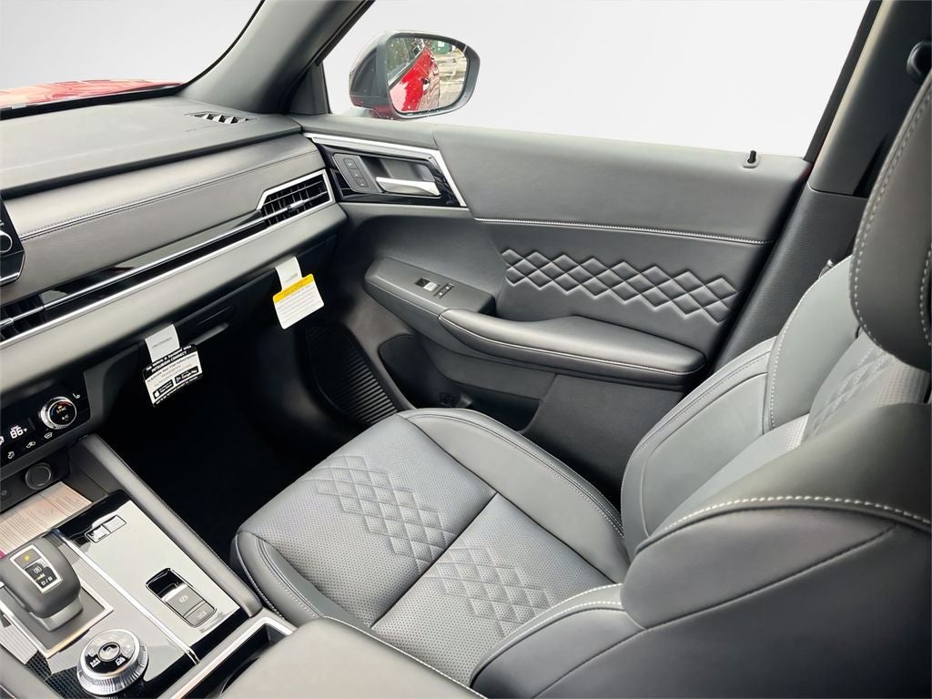 2025 Mitsubishi Outlander PHEV Base