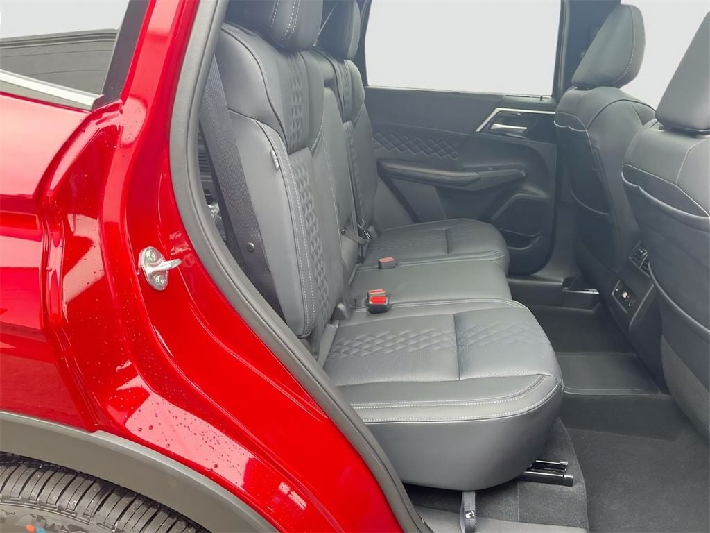 2025 Mitsubishi Outlander PHEV Base