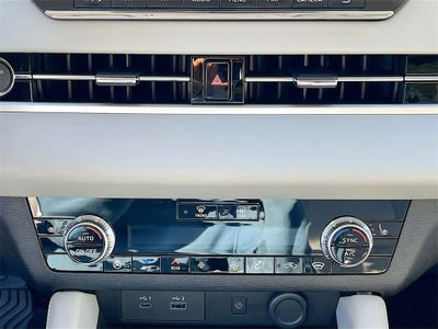 2025 Mitsubishi Outlander PHEV SEL
